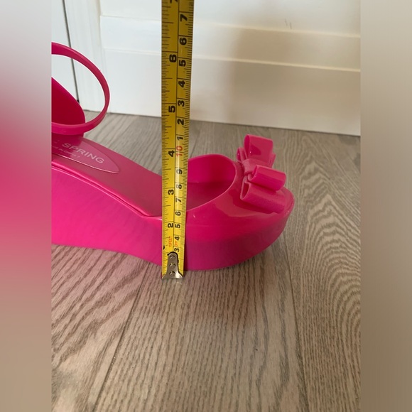 Call It Spring Pink Jelly Water Rubber Bow Wedge Size 37 - Picture 12 of 12